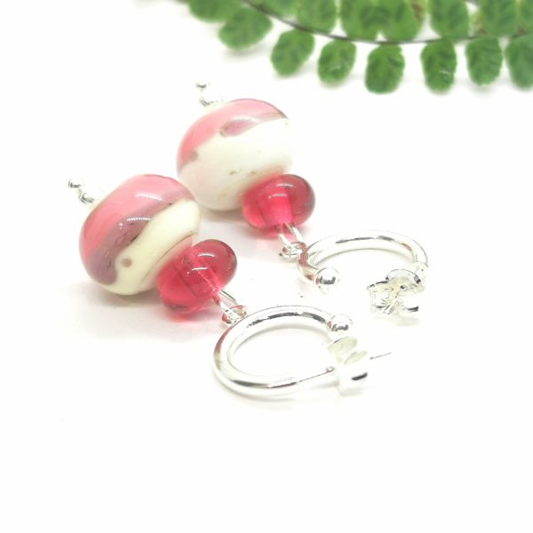 Elégantes Boucles d'oreilles créoles argent et perle de verre de Murano rose et crème pour femme – Image 4