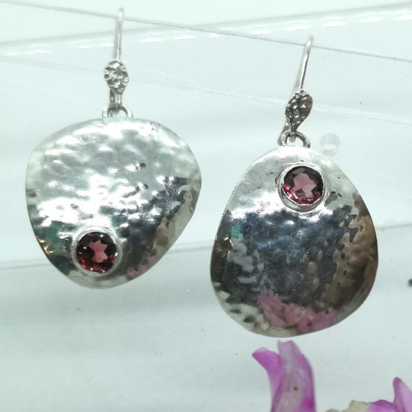 Boucles d'oreilles argent et grenat "un jour, un bijou" – Image 3